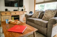 Cozy 4Br Mountain Home Near Sugarbush, Beside the Original Lawson's Brewery Hotels in Warren