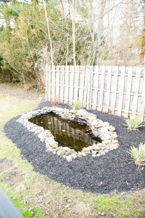 2 bedroom getaway in the heart of Mill Creek Park just a block from Newport Lake