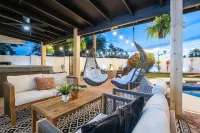 WOW! Luxury Desert Oasis! 梅薩住宿飯店