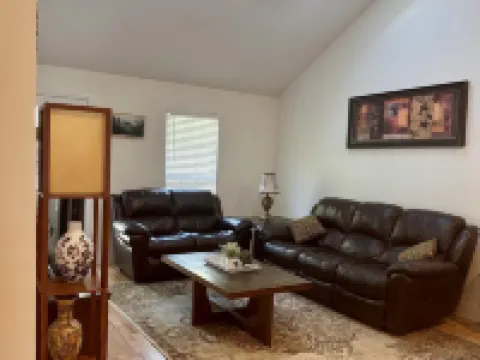 Cozy townhome - 5 minutes to military base! Hotels in Grovetown