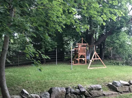 Cozy and beatifull 2br in New England . 5 min drive to the beach /sleeps 6