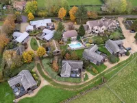 Meadow View lodge - Sleeps 4/5 with private hot tub Hotels in Cheddar