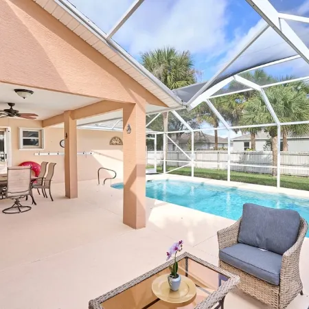 Private Pool Oasis-Close to Beaches!