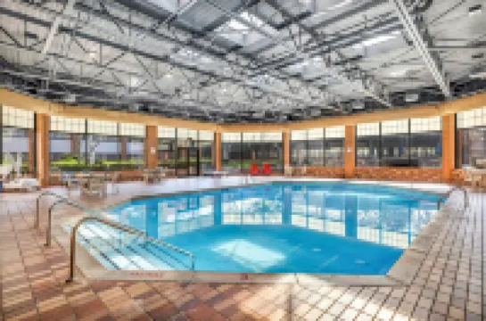 Delta Hotels Mount Pleasant ラシーンのホテル