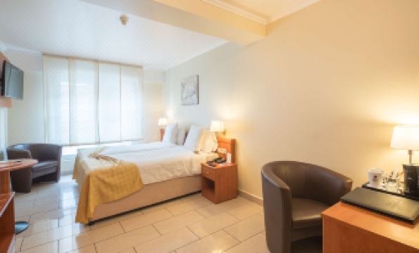 Best Western Plus Grand Hotel Victor Hugo