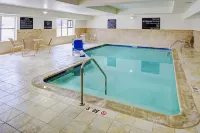 Hampton Inn & Suites Lancaster - Swimmingpools