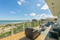 Beachfront 2 Apartments 1 House Nature all around, just 25 steps to Ocean water