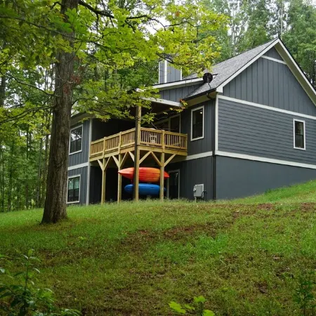 Modern Cottage on Lake Chatuge • N Georgia Lakefront w/Private Dock • Sleeps 8
