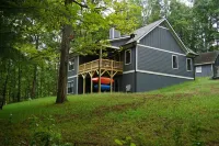 Modern Cottage on Lake Chatuge • N Georgia Lakefront w/Private Dock • Sleeps 8 - 4성급