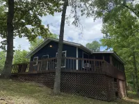 Cozy Waterfront Cabin on Rough River Lake Hotels in Breckinridge County