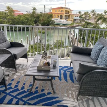 Summer Specials! 5 Bedrm,5 Bath, Elevator, Dock, Private Pool, Walk to Beach!