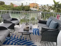 Fall/Winter Specials! 5 Bedrm/5 Bath, Dock, Private Pool, Elevator,Walk to Beach