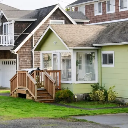 SeaBreeze Bungalow - Private Home 1/2 Block to Beach Access - Pets OK!  Fenced!