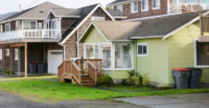 SeaBreeze Bungalow - Home 1/2 Block to Beach - Pet Friendly and Enclosed Fence!