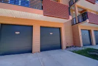 Riverfront Condo with Amazing Ski Slope Views overlooking the Fraser River!