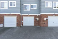 Westside Den Hotels near Log House Museum