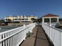 ~Carolina Tides~ Ocean View, Pier, Pool, Steps to the Beach and Restaurants!