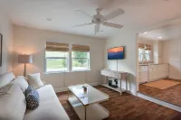 Cute Little Bungalow Close To Town With All The Amenities You Could Ask For