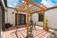 Casa De Las Tortugas-A Historic Bungalow Retreat
