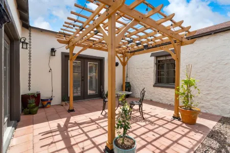 Casa De Las Tortugas-A Historic Bungalow Retreat