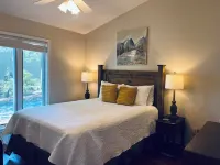 Dock. Waterslide. Beach. Firepit, Gazebo, 500ft Water Frontage. Views. Sleep 18.