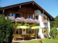 Nice cozy apartment (28sqm) for non-smokersBread service Hotels in Schneizlreuth