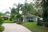 Centrally located to shopping & 10 Minutes to the Beach!