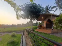 GLAMPING PASCAMP PARK Hotels in Glagah