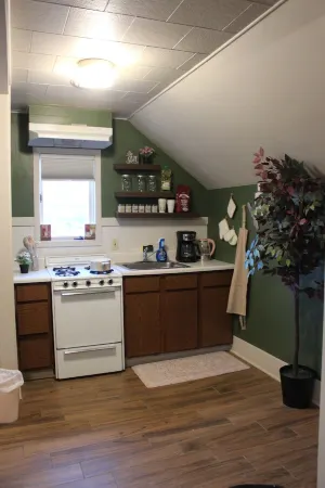 Cozy Second-Floor Stylish & Comfortable Stay