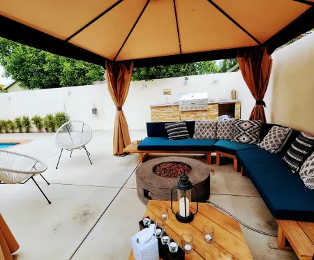 Cozy Modern Space with Pool