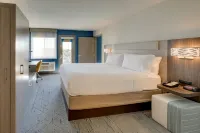Holiday Inn Express & Suites BRANSON 76 CENTRAL by IHG - balcony