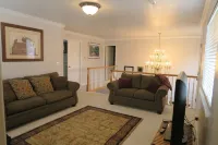 Largest Ski Home In Sandy. Minutes from Resorts