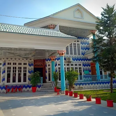 Shahi Palace Guest House Hoteles cerca del Aeropuerto Internacional De Peshawar