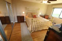 Luxury Golf Course 3 Bedroom Condo in Rancho Las Palmas Resort Hotels near Rancho Mirage Library & Observatory