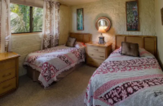 OCEANFRONT - TWO OCEANVIEW  bedrooms - 20 feet from water - Kanai a Nalu 401