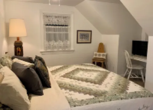 Cozy Country Apartment in Heart of Geauga County