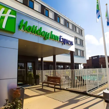 Holiday Inn Express DIJON by IHG Отели рядом с достопримечательностью «Медицинский центр при Университете Бургундии в Дижоне»