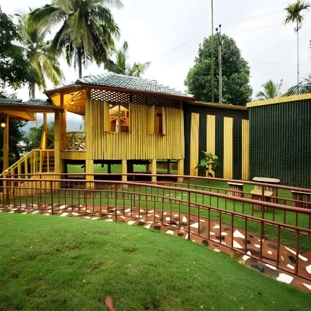 Misty Hills Resort