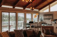 Charming Retreat with Stunning Lake Views.