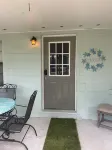 Charming 2-bedroom house with WiFi, AC in welcoming Eastpoint
