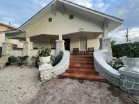 Beautiful Little Havana Home with Pool. Near airport, beaches and night life