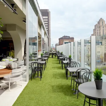 Hampton Inn by Hilton Montreal Downtown Отели в г. Монреаль