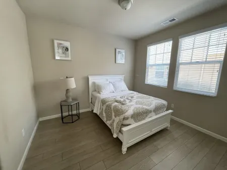 Executive New House 4B3B Decent Community Stanford