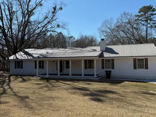 Peaceful Modern Country Home with all amenities