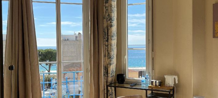 Hôtel Eden - La Baigneuse. Hôtels à&nbsp;: Antibes