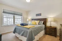 Lake House in the Summer, Ski Chalet in the Winter, Pet Friendly! Hotels in Lackawaxen Township