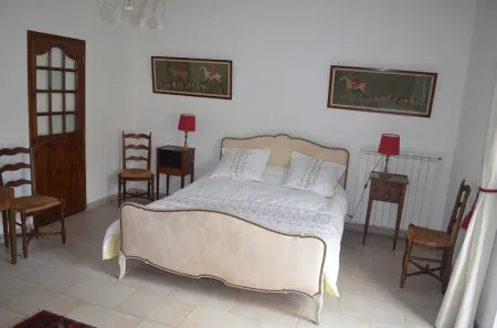 Spacious garden center of Pezenas Отели рядом с достопримечательностью «Camping Les Cigales , 3 étoiles»