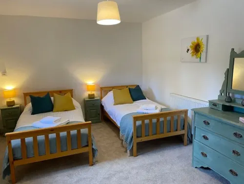 Tawny Cottage pet friendly, barn conversion, quiet farm location, nr Dartmouth.