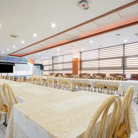 Jangheung Jinsong Tourist Hotel Отели в г. Чанхын