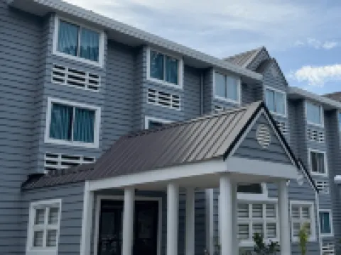 Microtel by Wyndham Eagle Ridge Hotels in General Trias